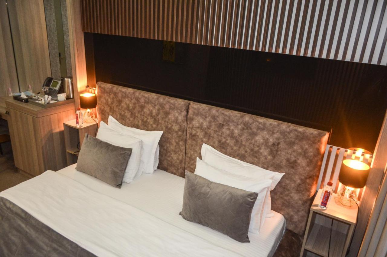 Home Boutique Hostel บากู ภายนอก รูปภาพ