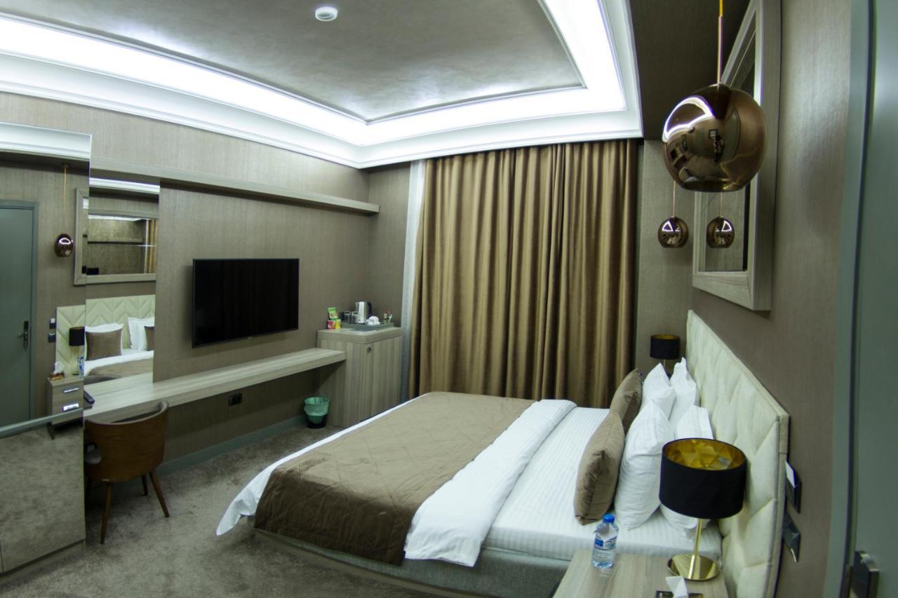 Home Boutique Hostel บากู ภายนอก รูปภาพ