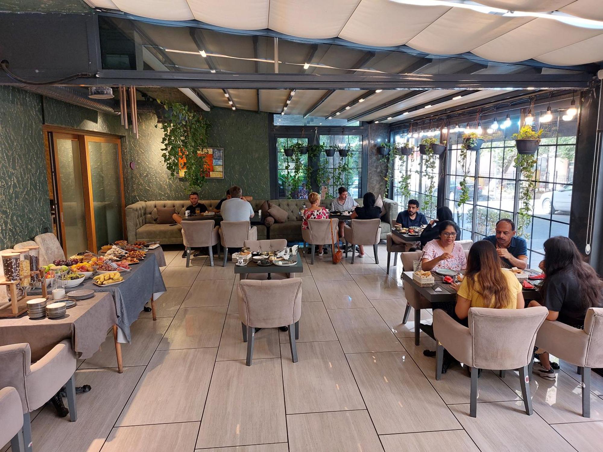Home Boutique Hostel บากู ภายนอก รูปภาพ